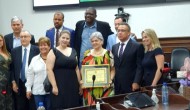 Professora do Edméia Corrêa Netto recebe título de cidadã bebedourense