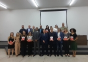 IMESB lança obra coletiva produzida por professores e alunos egressos da Instituição