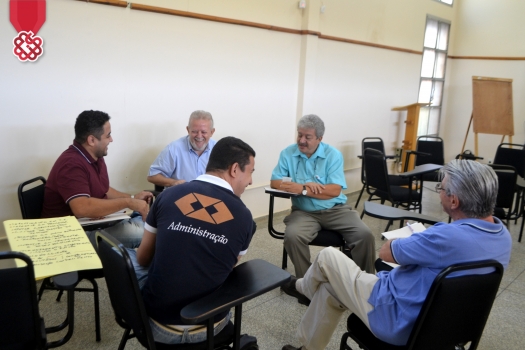 Evento no IMESB reúne empresas para debater mercado de trabalho