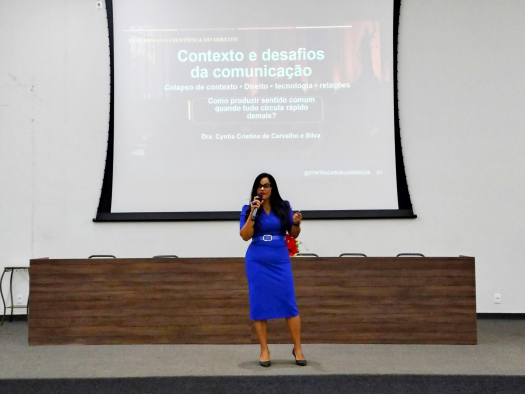 Profa. Dra. Cyntia Cristina de Carvalho e Silva