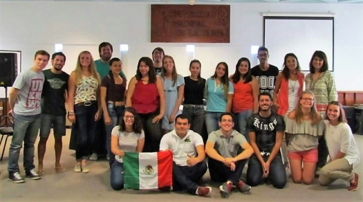 Os estudantes do IMESB, selecionados no programa em 2016, durante a recepção na Universidad Nacional de La Pampa, em Santa Rosa, na Argentina