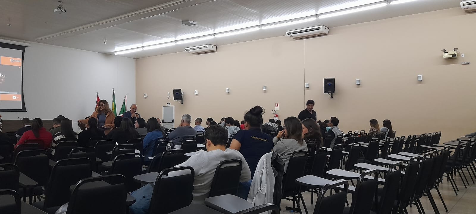Workshop “Em mentes quadradas, ideias novas não circulam”