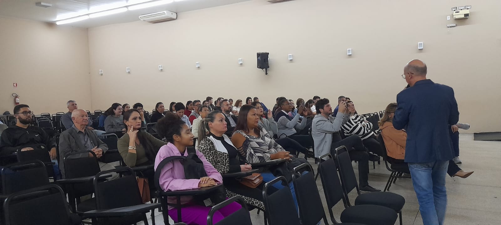 Workshop “Em mentes quadradas, ideias novas não circulam”