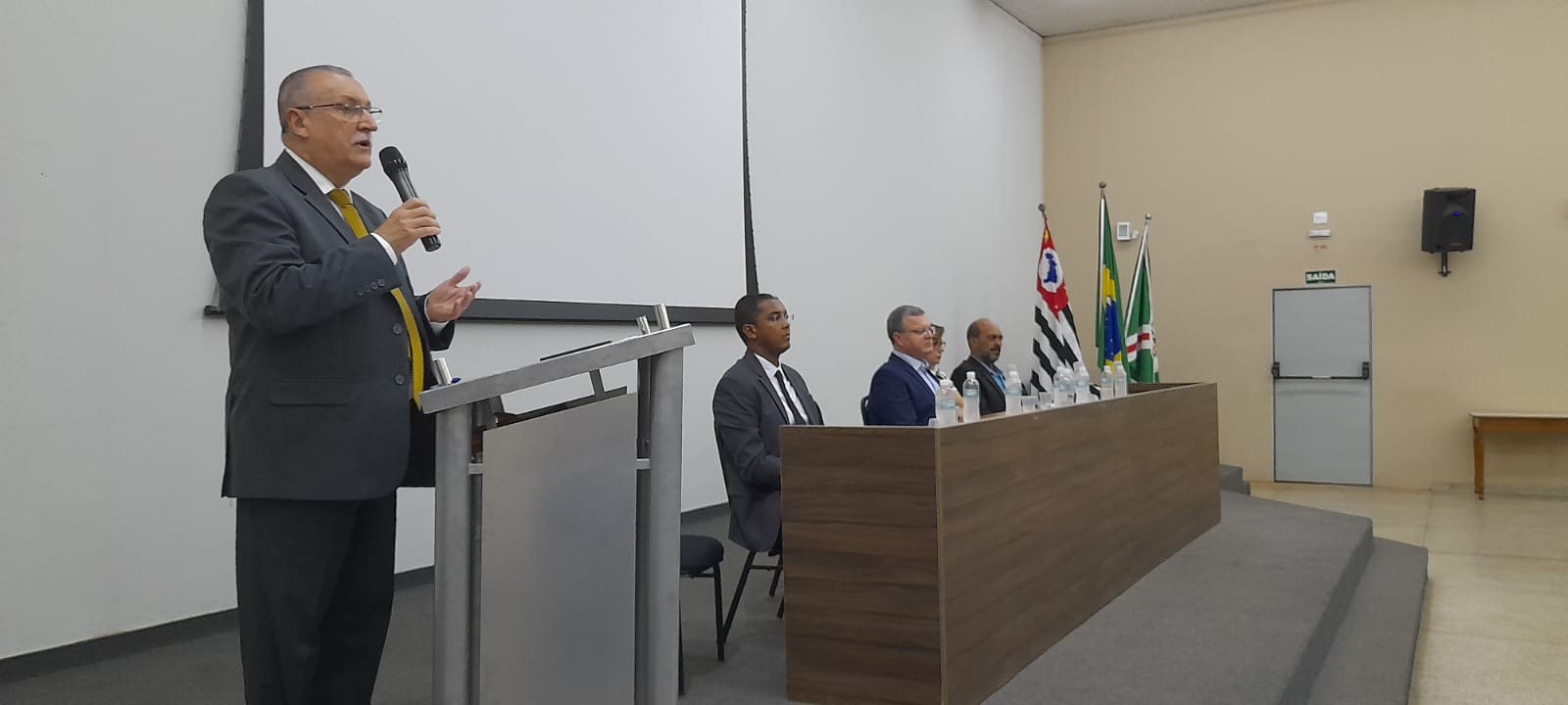 IMESB lança obra coletiva produzida por professores e alunos egressos da Instituição
