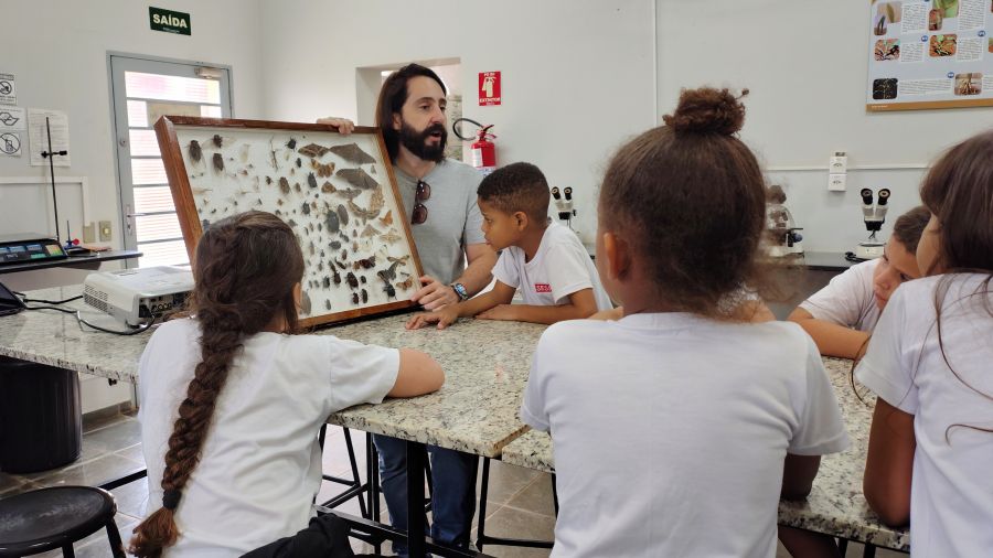 Alunos do SESI conhecem pesquisa sobre formigas cortadeiras